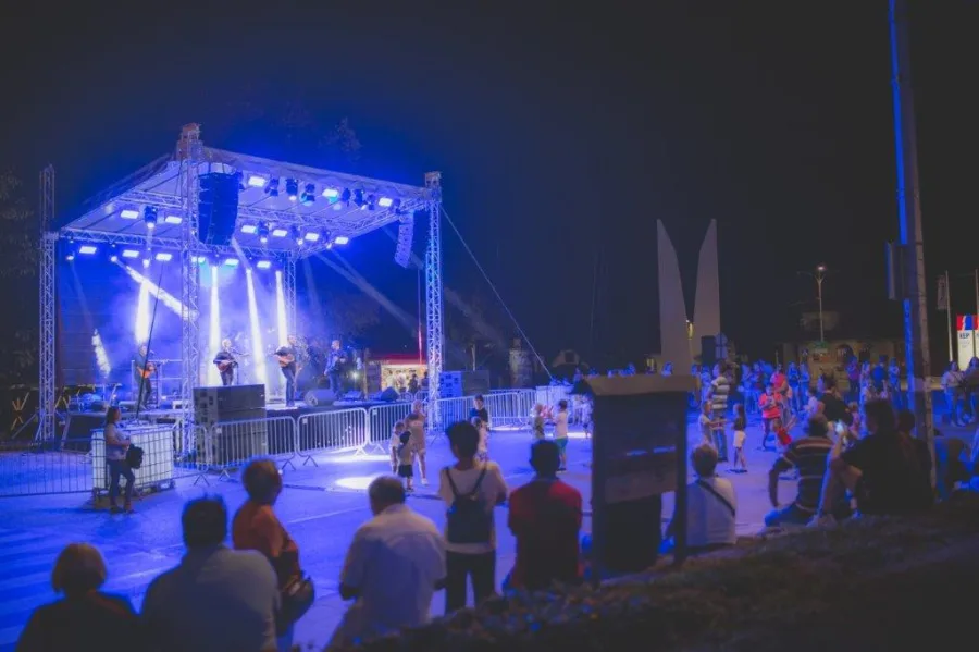 muzika tamburaski sastav kraljevi zagreb