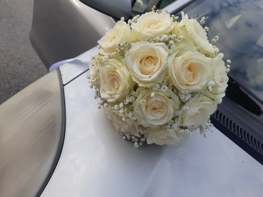 Vječani buket od bijelih ruža Zagreb Prečko Cvjećarna Bonsai.
