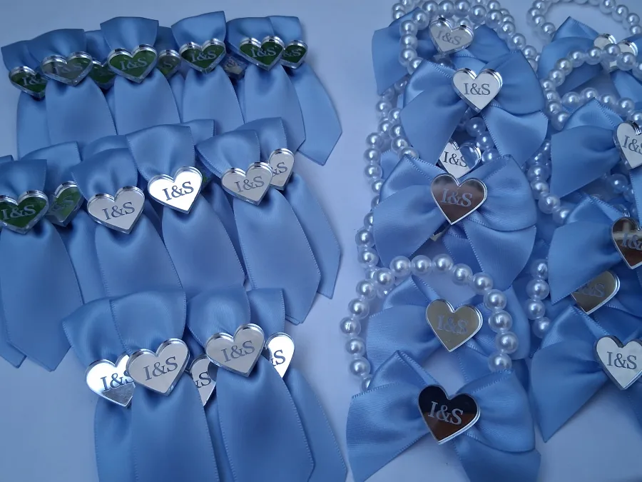 Baby blue rever i narukvica za vjenčanje.