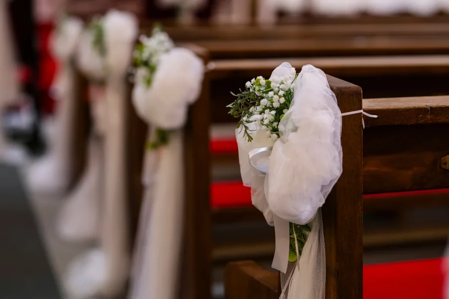 Dekoracija crkve za vjenčanja