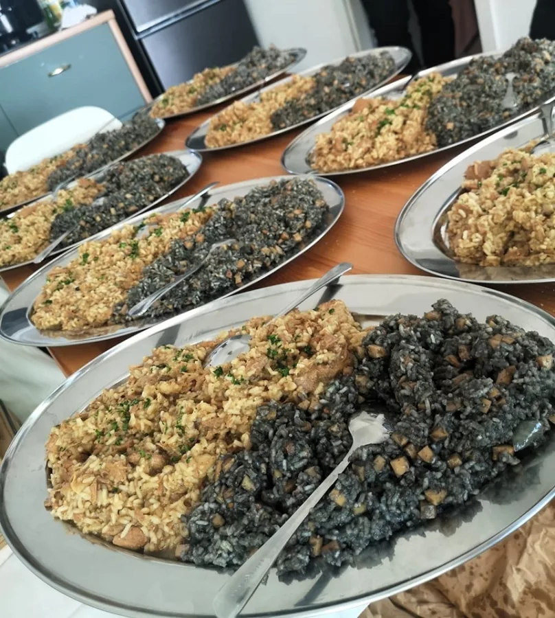 Crni i bijeli rižot Catering Sinj za vjencanja