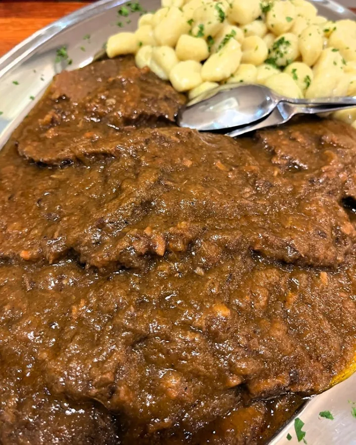 Dalmatinska pašticada Catering sinj za vjenčanja