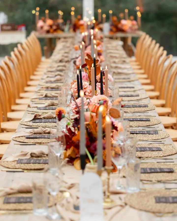 Boho dekoracija stola za vjenčanje.