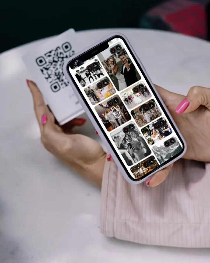 Skeniranje QR koda mobitelom i upload fotografija s vjenčanja putem aplikacije.