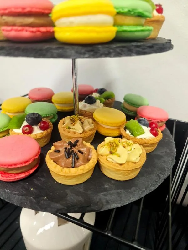 Deserti u jednom zalogaju i makaroni na Vjenčanju Gala Catering Zagreb.