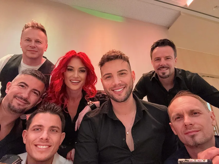 Grupa joy selfie čitavog benda