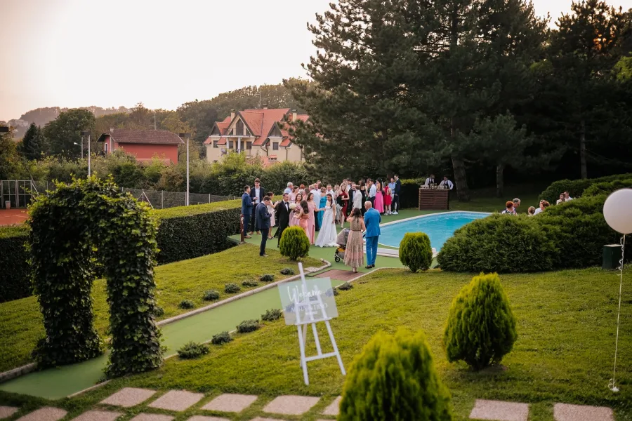 Prijem vjenčanja uz bazen na imanju Marincel Zagreb.