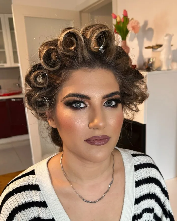 Svečana šminka s tamnim usnama i crnim očima Zagreb.