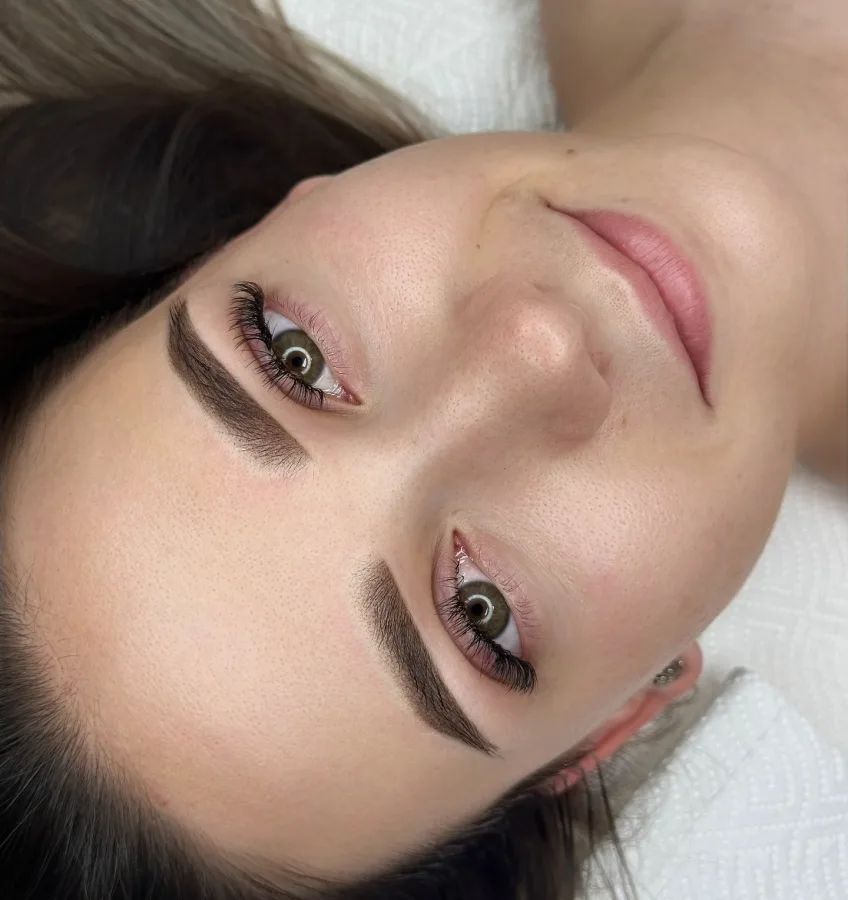 Oblikovanje obrva Makeup MM atelje Medolina Zagreb.