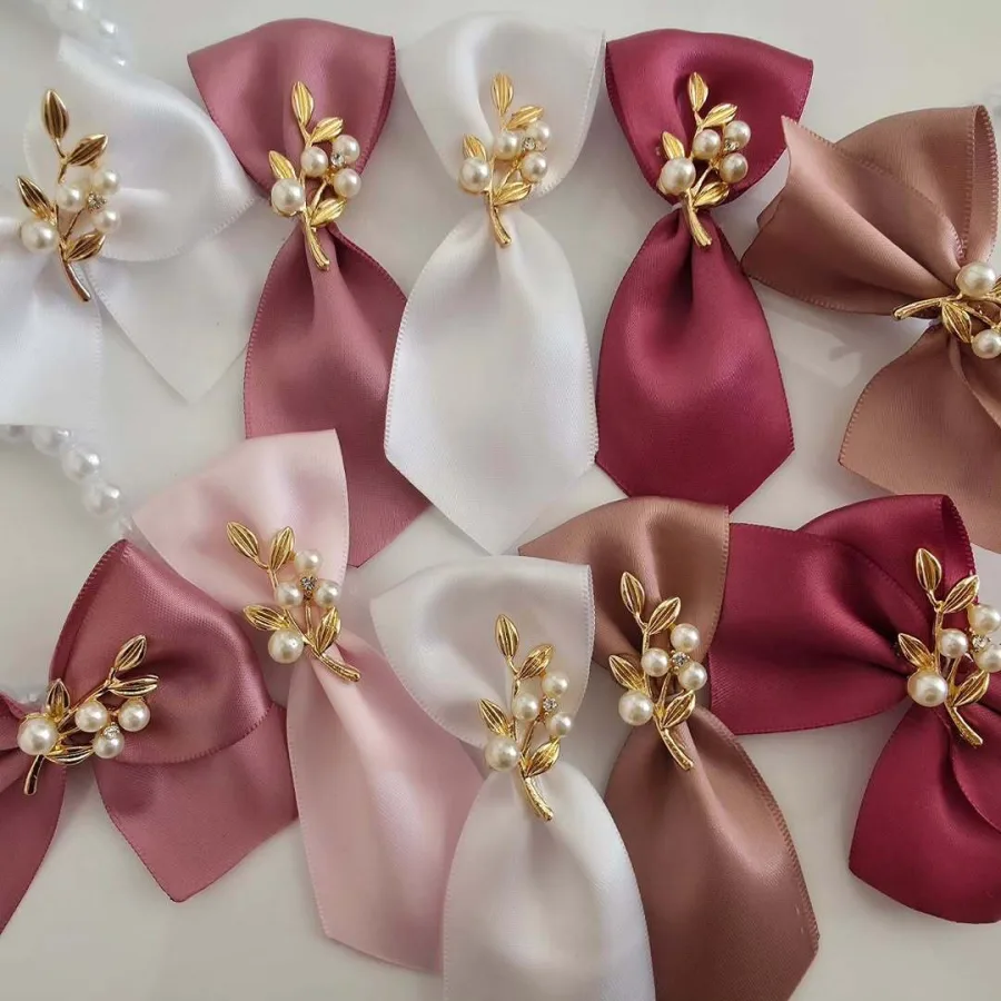 Reveri za vjenčanje u raznim bojama s zlatnom grančicom i biserima Art floralis Zadar.