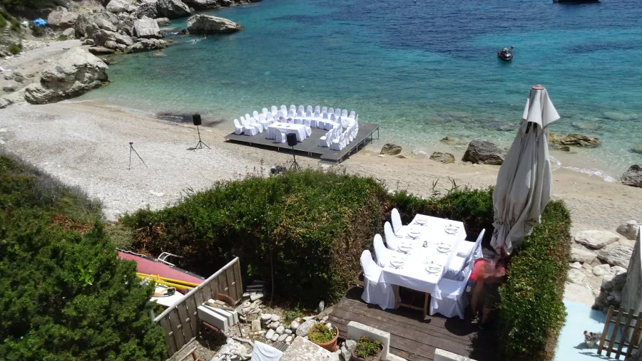 uvala zarace pogled na plazuhvar 08.06.2019.1edit1