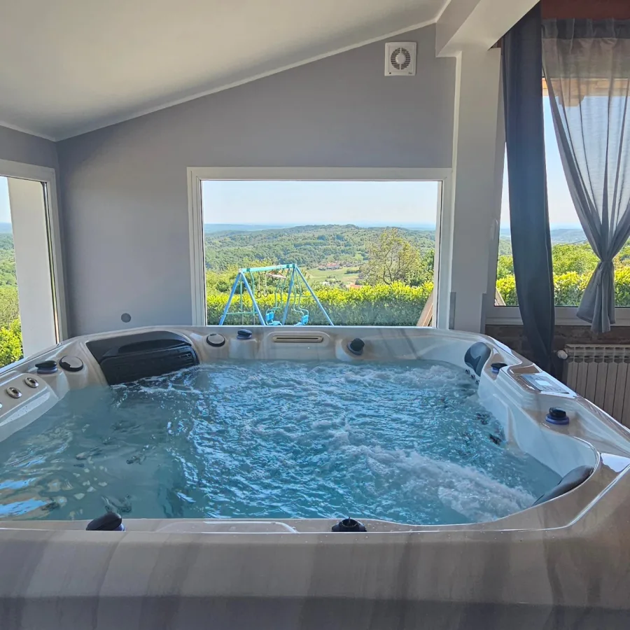 Hidromasažna kada u vili za vjenčanja.