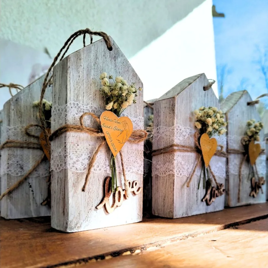 Zahvalnice za vjenčanje od drveta.